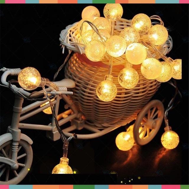 ĐÈN NHÁY BI PHA LÊ TRANG TRÍ NHÀ CỬA