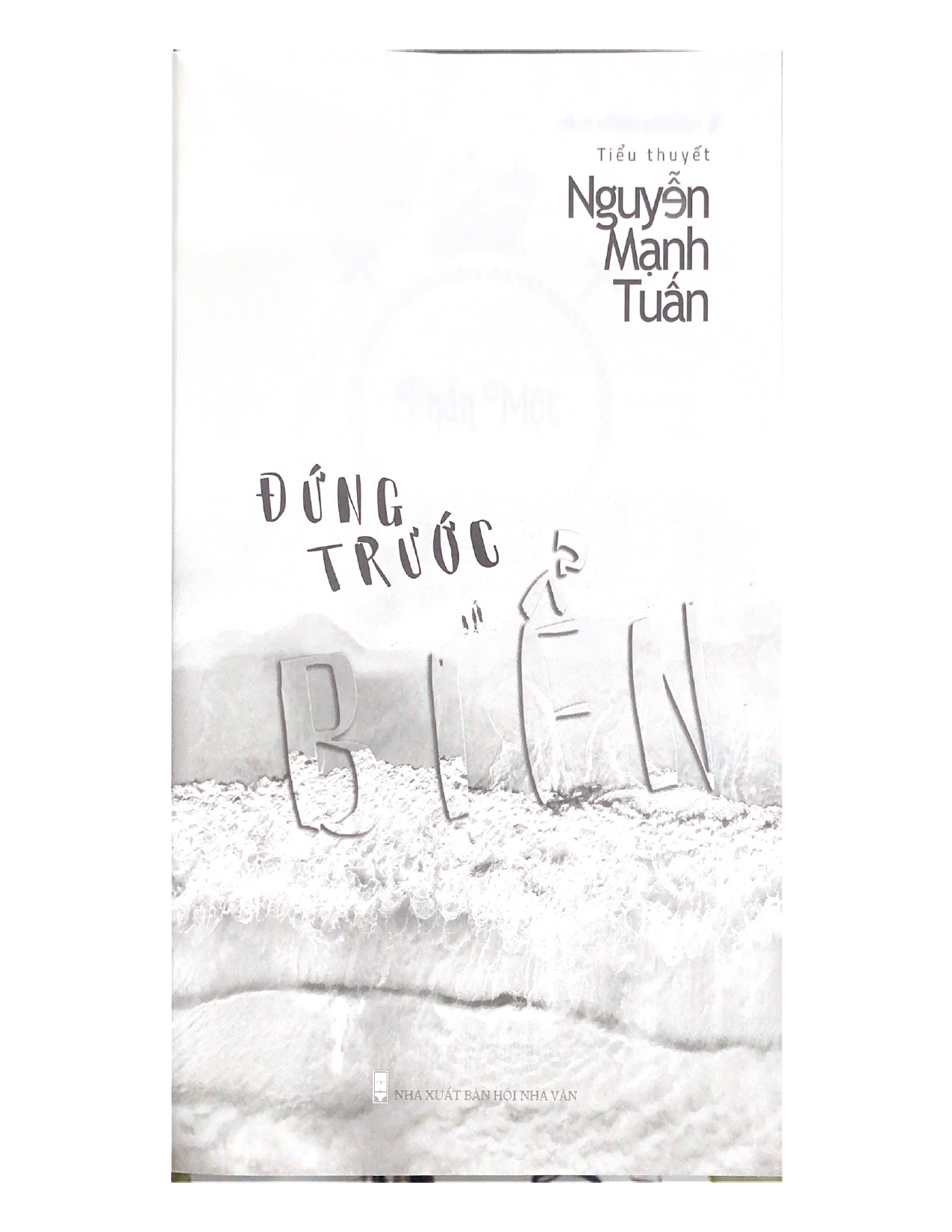 Sách Đứng Trước Biển