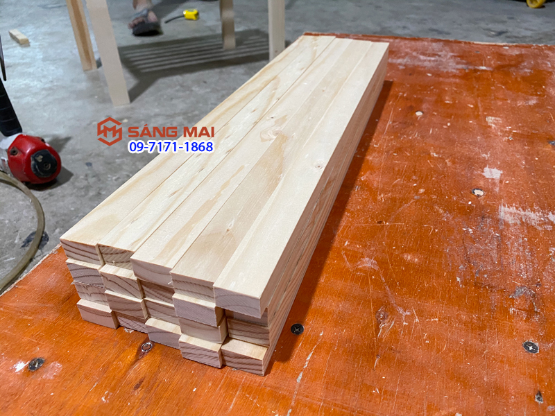 Thanh gỗ thông 2,5cm x 1,5cm x dài 50cm + láng mịn 4 mặt