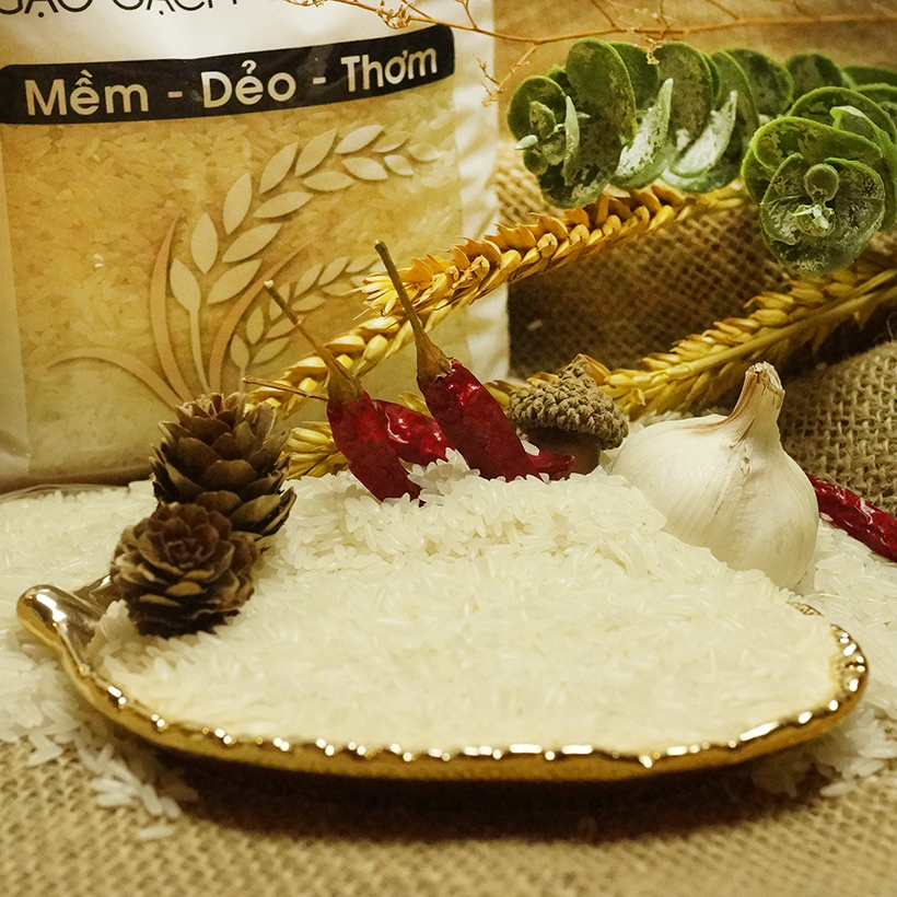 Gạo thơm GUfoods (1kg) - Cơm mềm dẻo, Thơm tự nhiên, Hạt dài, Nguyên liệu vựa lúa Đồng bằng Sông Cửu Long