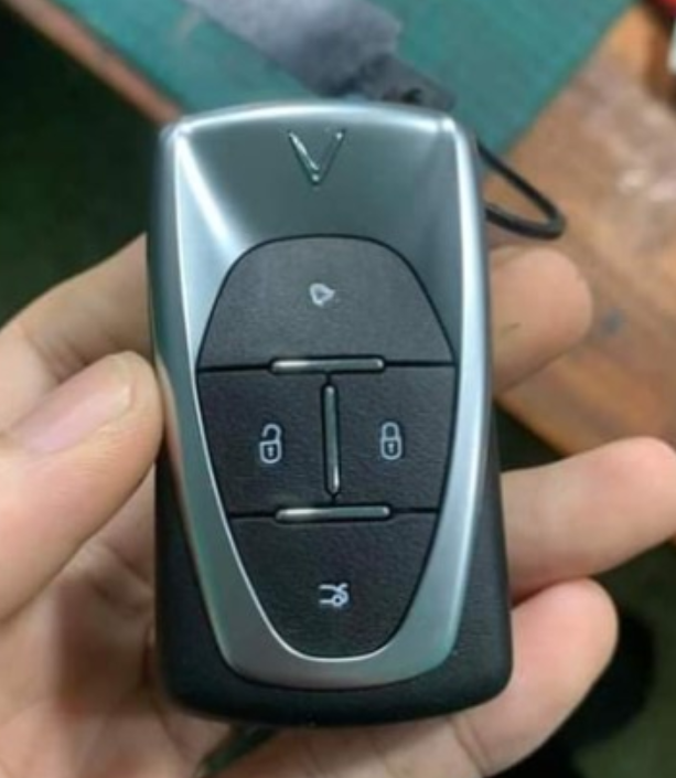 Bao Da cho Chìa Khóa Ô Tô Handmade Vinfast VF e34 VF8 VF9 Da Bò Thật hoa văn