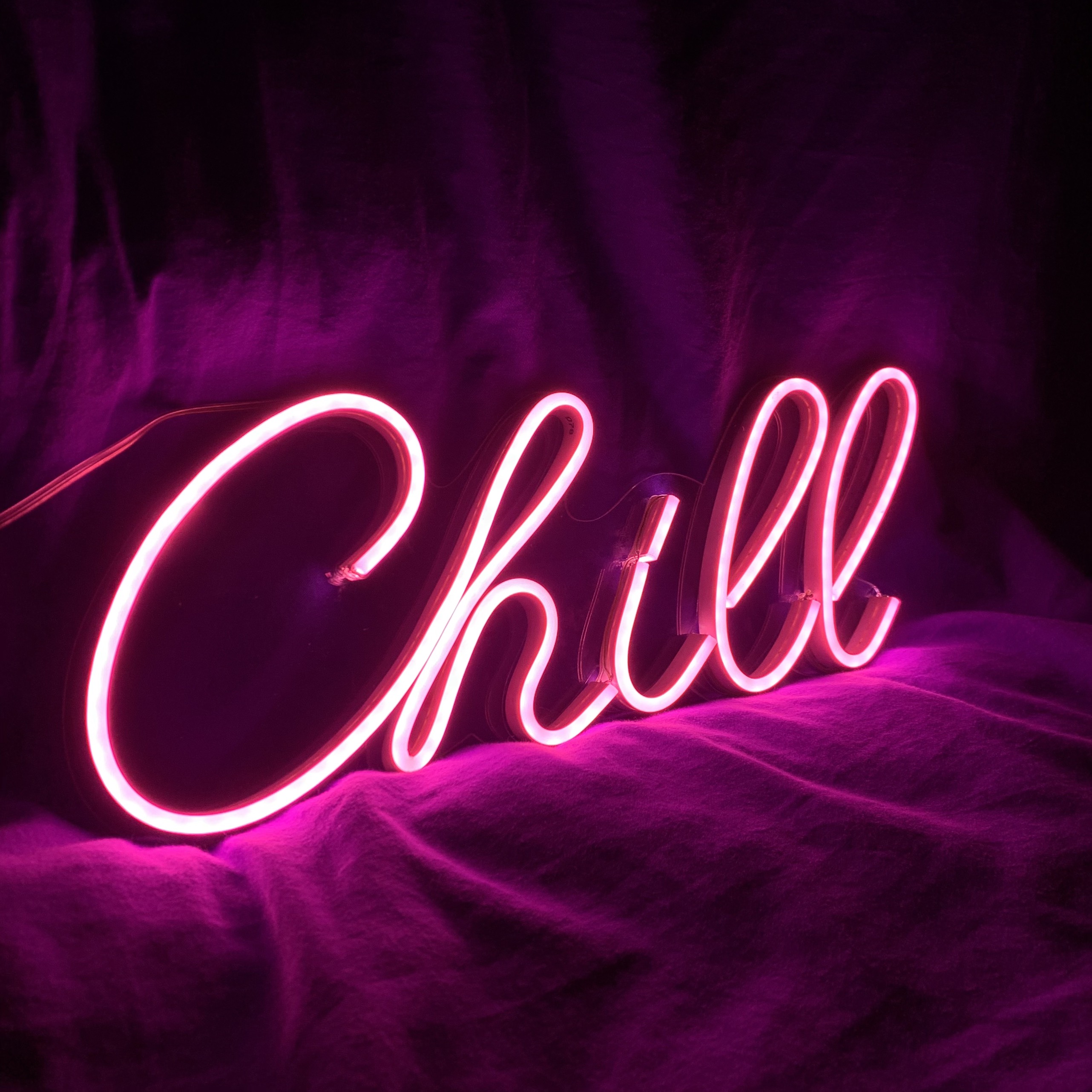 Neon chill, led neon chữ CHILL hồng, Decor phòng ngủ siêu đẹp