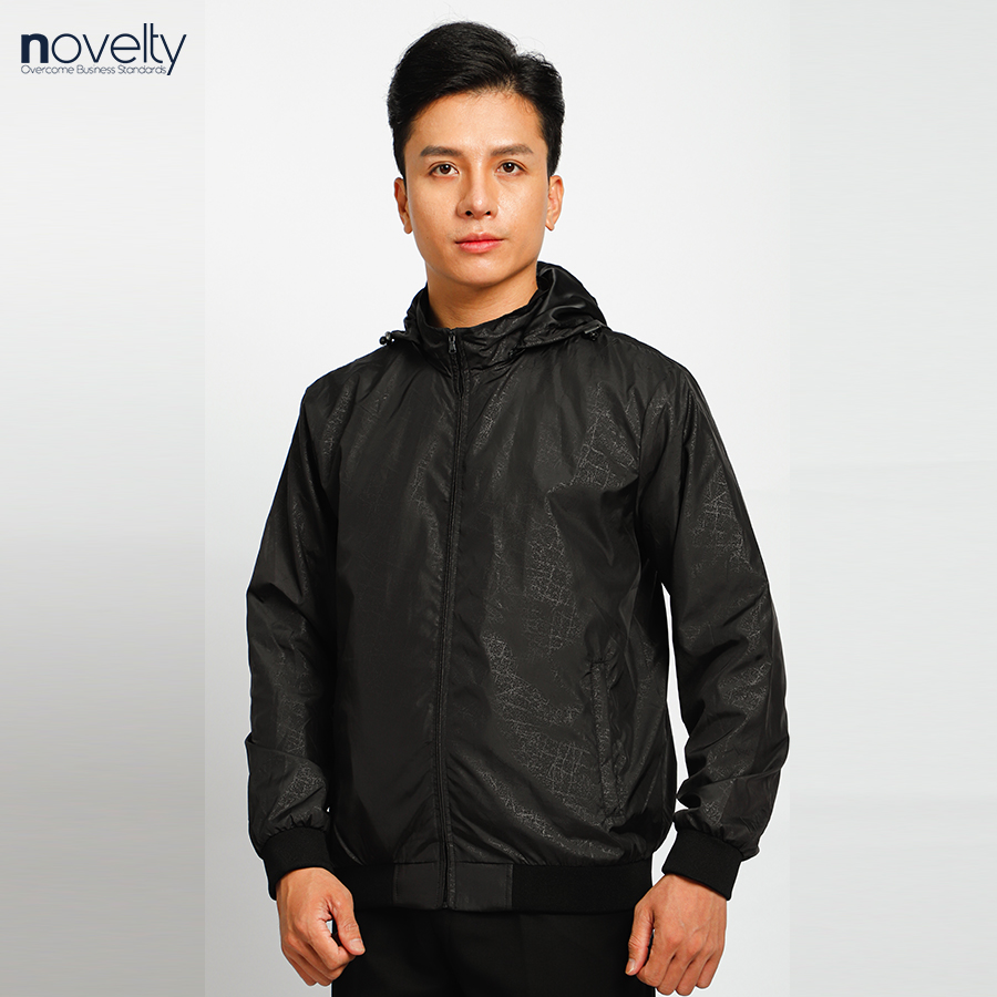 Áo jacket nam in chìm nón rời Novelty màu đen 2203242