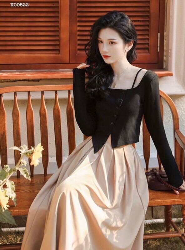 SET ÁO CROPTOP THUN ÔM CỔ U TRƠN TAY DÀI + CHÂN VÁY DÀI SUÔNG TRƠN XẾP LY NHẸ DẠO PHỐ DỰ TIỆC
