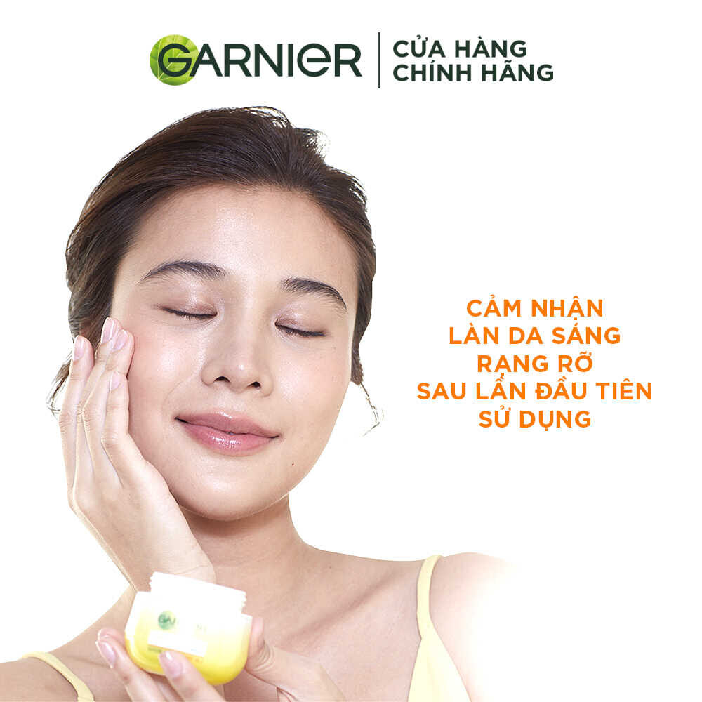 Kem Dưỡng Trắng Da Ban Ngày Garnier Light Complete Whitening Serum Cream SPF30
