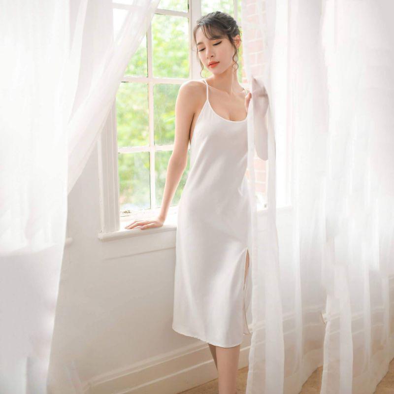 Đầm ngủ lụa dài xẻ tà tặng kèm chip ren ĐỦ MÀU ĐỦ SIZE