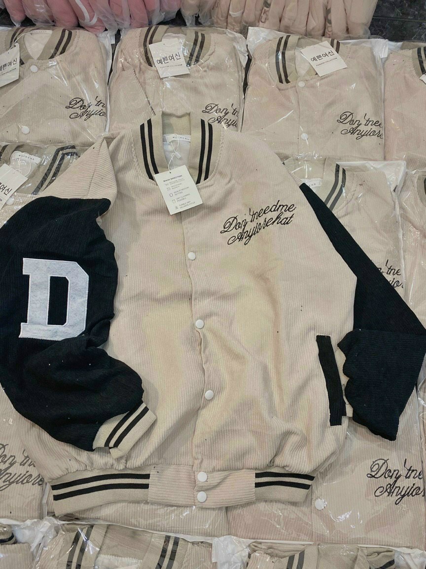 Áo Khoác Nhung Tăm Jacket Varsity Form Rộng Gonz, Áo khoác bomber nhung may 2 lớp lót dù logo thêu đẹp, áo khoác nhung chữ D hình thật shop tự chụp