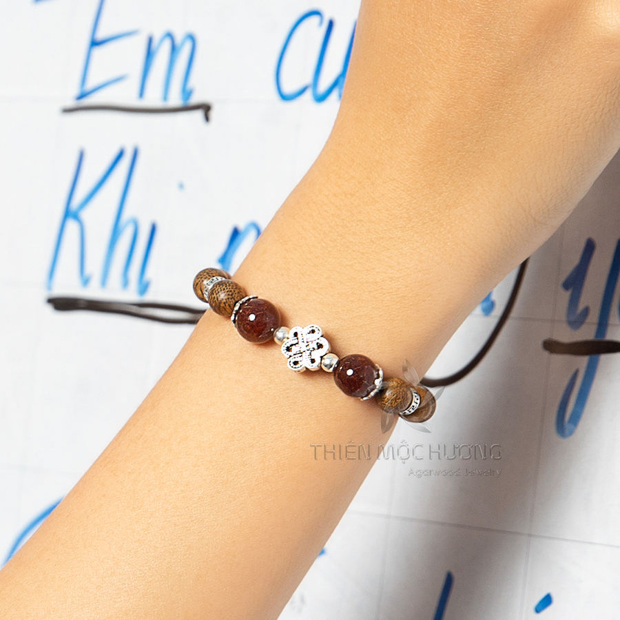 Vòng tay trầm hương tự nhiên Đồng Tâm Song Hỷ - Charm bạc 925 và đá Phong Thủy - An lành, hạnh phúc - Trầm Tốc Việt Nam - Thiên Mộc Hương
