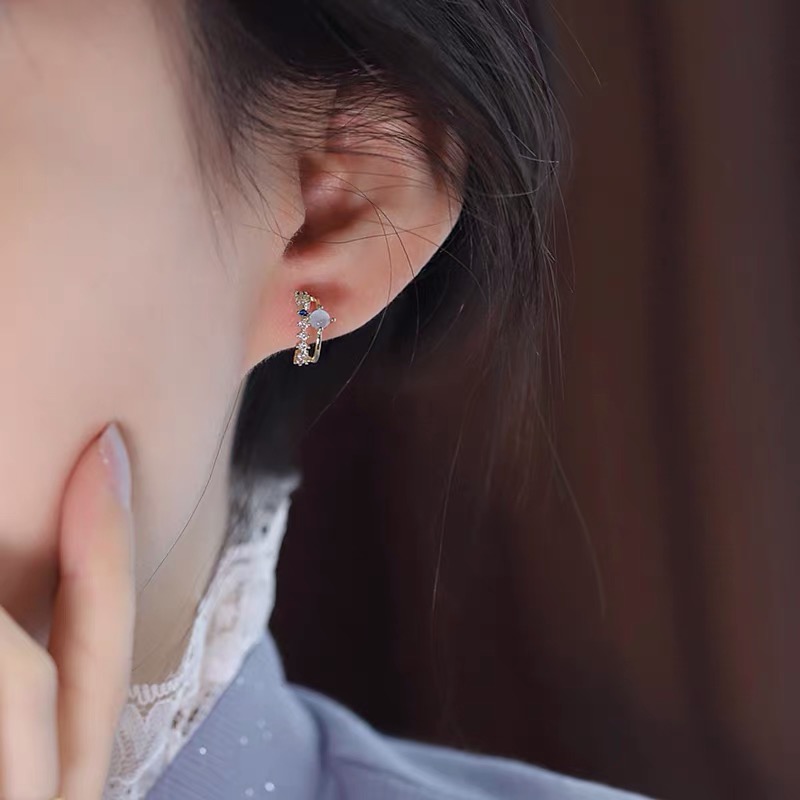 Khuyên tai hình chữ c đính đá kiểu hàn quốc