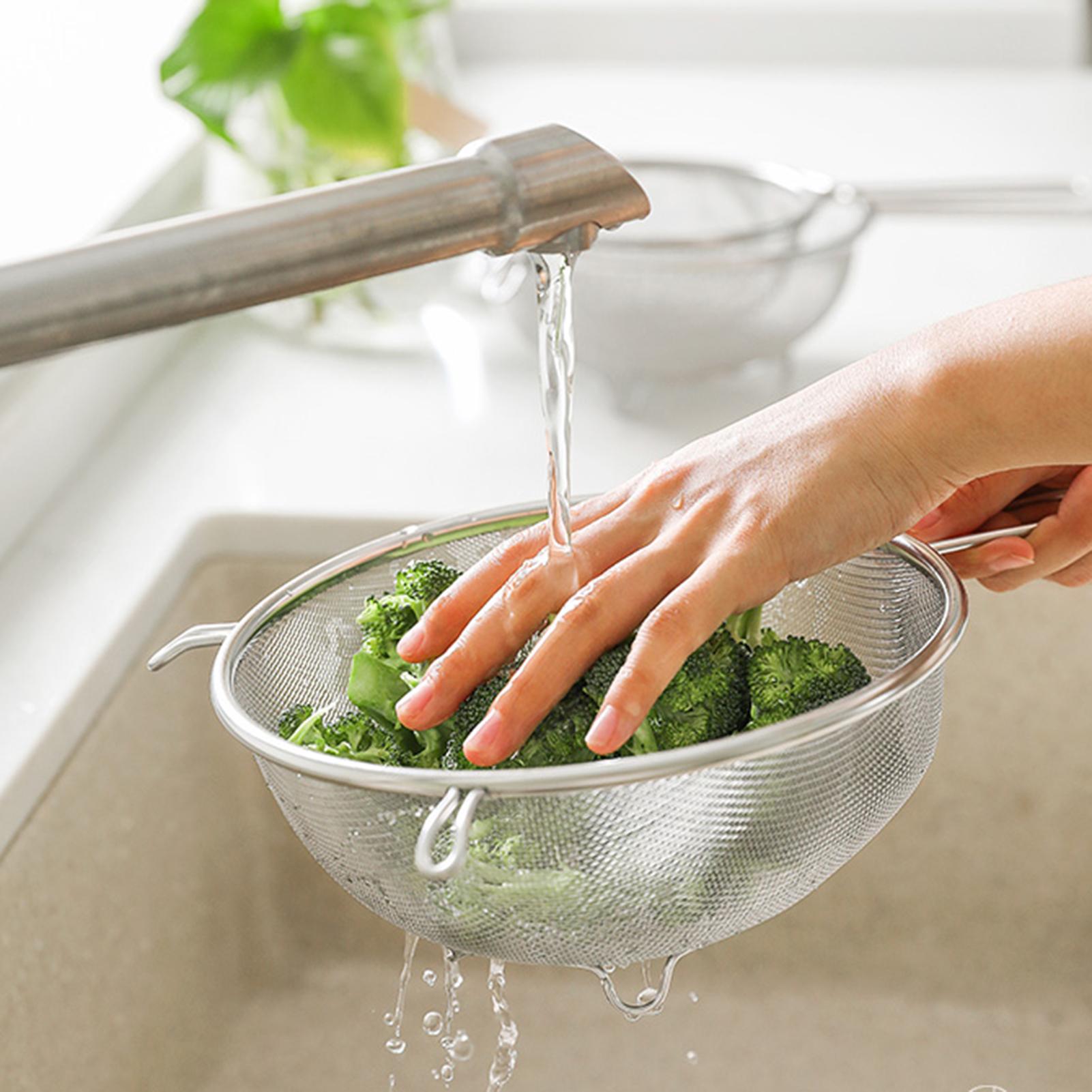 Rây lọc bằng thép không gỉ kích thước 18cm dùng trong nhà bếp