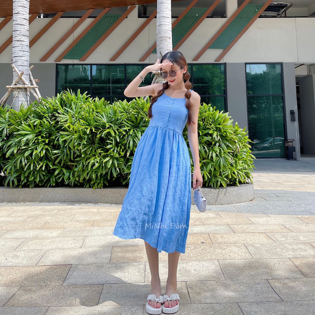 Đầm 2 dây màu xanh dương dáng xòe, Đầm maxi 2 dây dài đi biển Cao Cấp đính nút ngực, nữ tính quyến rũ MiNhi