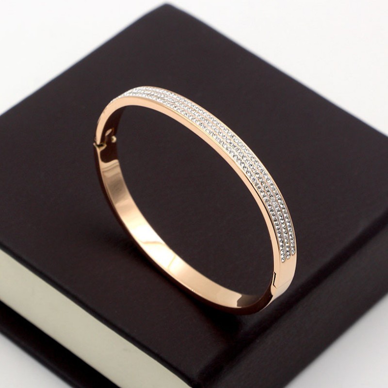 Vòng Tay 3 Hàng Xoàn Titan Ko Đen TT 3526