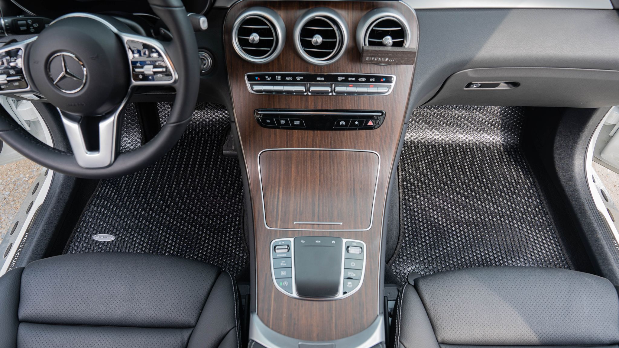 Thảm lót sàn ô tô KATA cho xe Mercedes GLC - Khít với sàn xe, Chống trơn, Không mùi, Không ẩm mốc