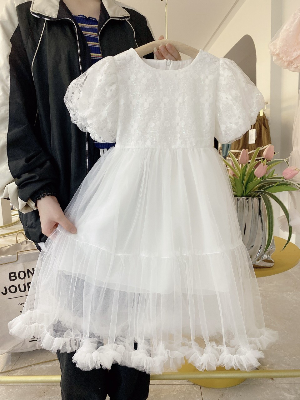 Váy công chúa bé gái cộc tay, Đầm dự tiệc cho bé 5-10 tuổi thêu hoa đính kim sa vải ren cao cấp điệu đà đáng yêu