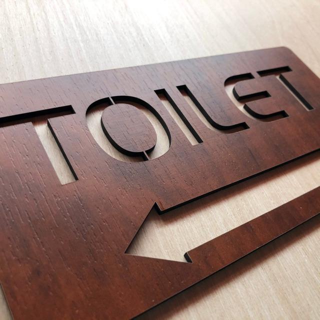 Bảng Toilet chỉ hướng nhà vệ sinh TL16 10x20cm