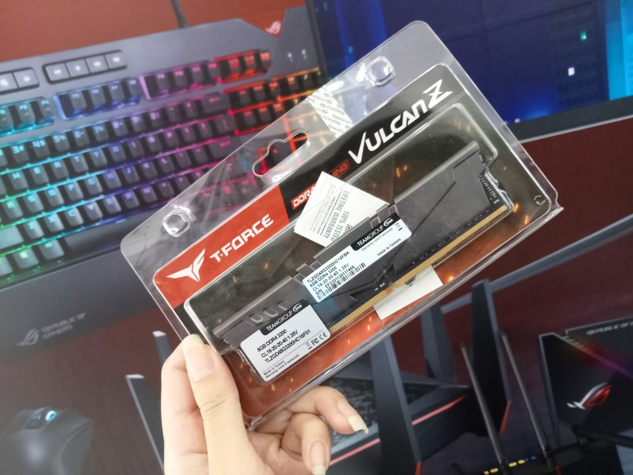 RAM DDR4 TeamGroup T-Force 8G/3200 Vulcan Z- Hàng chính hãng