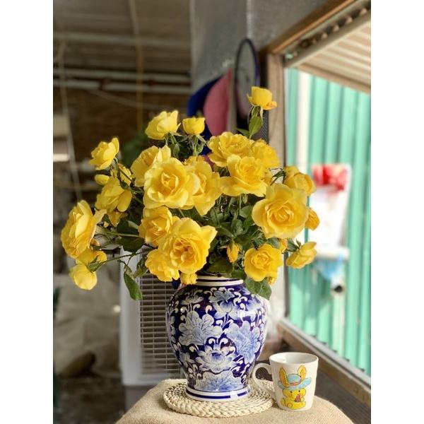 Lọ hoa vẽ ngàn hoa