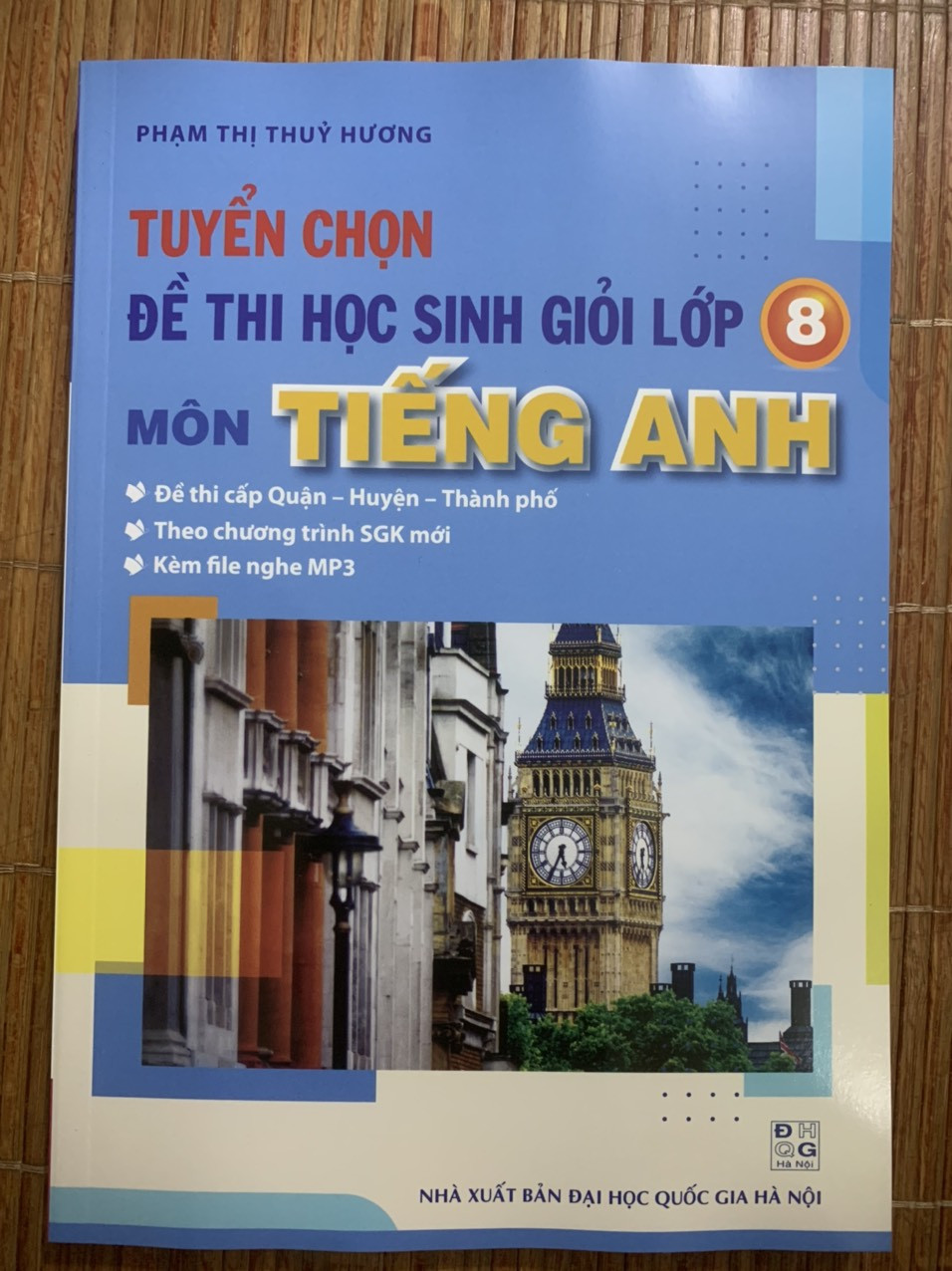 Sách - tuyển chọn đề thi học sinh giỏi lớp 8 môn tiếng anh