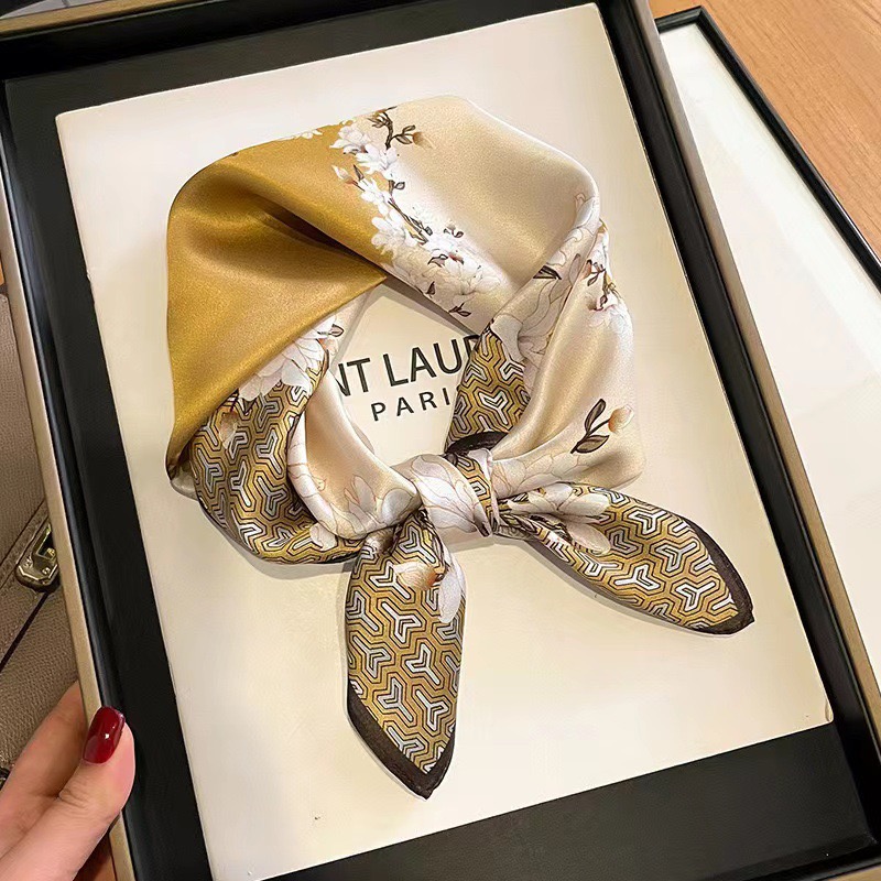 KHĂN QUÀNG CỔ LỤA HÌNH VUÔNG SANG TRỌNG THỜI TRANG MÃ 04