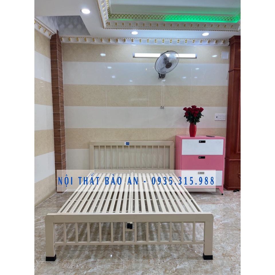 Giường sắt mỹ nghệ BẢO AN 01 kích thước 1M6X2M
