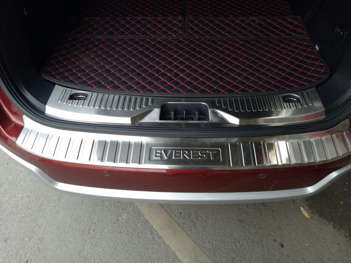 Bộ ốp chống trầy Cốp INOX dành cho xe Ford Everest 2019 - Bên trong