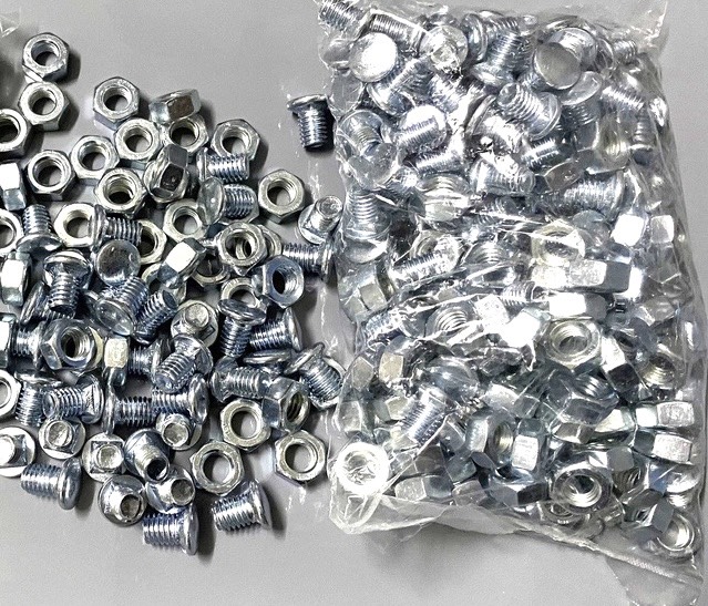 ỐC BẮT KỆ SẮT V LỖ ĐỰNG ĐỒ ĐA NĂNG ĐẦU TRÒN CỔ VUÔNG M6 x 18, M8 x 15 _ THEO BỘ