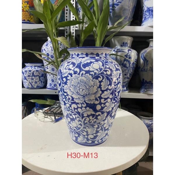 Bình cắm hoa dáng vai vuông, men lam, họa tiết vẽ kĩ thủ công. Gốm sứ Bát Tràng cao cấp.