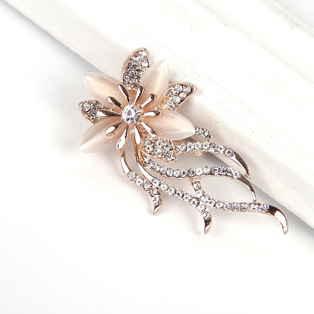 Cài áo nữ hoa 4 cánh dễ thương đính đá zircon sang trọng lấp lánh