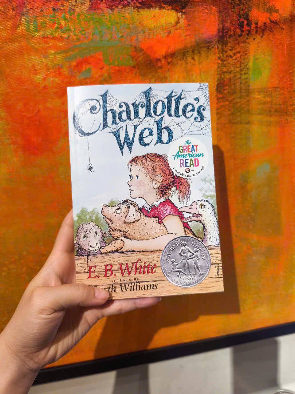 Sách - Charlotte's Web: A Newbery Honor Award Winner (Trophy Newbery) - English Children Books