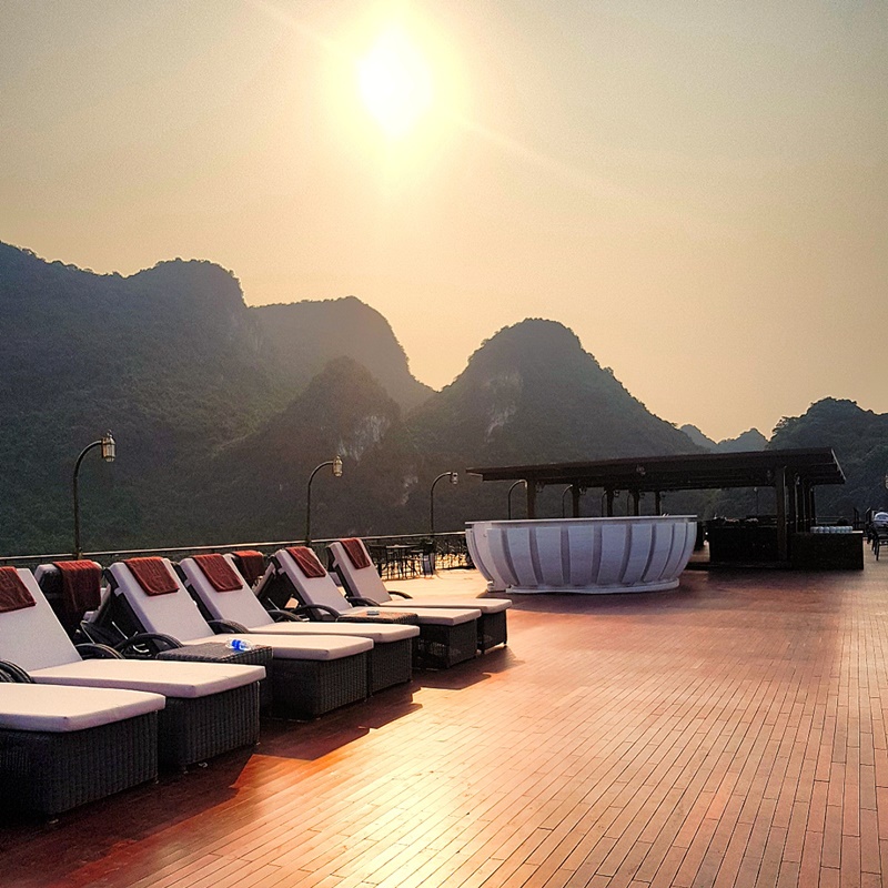 Du Thuyền Indochine Cruise 5* Hạ Long 2N1Đ, Khởi Hành Hàng Ngày