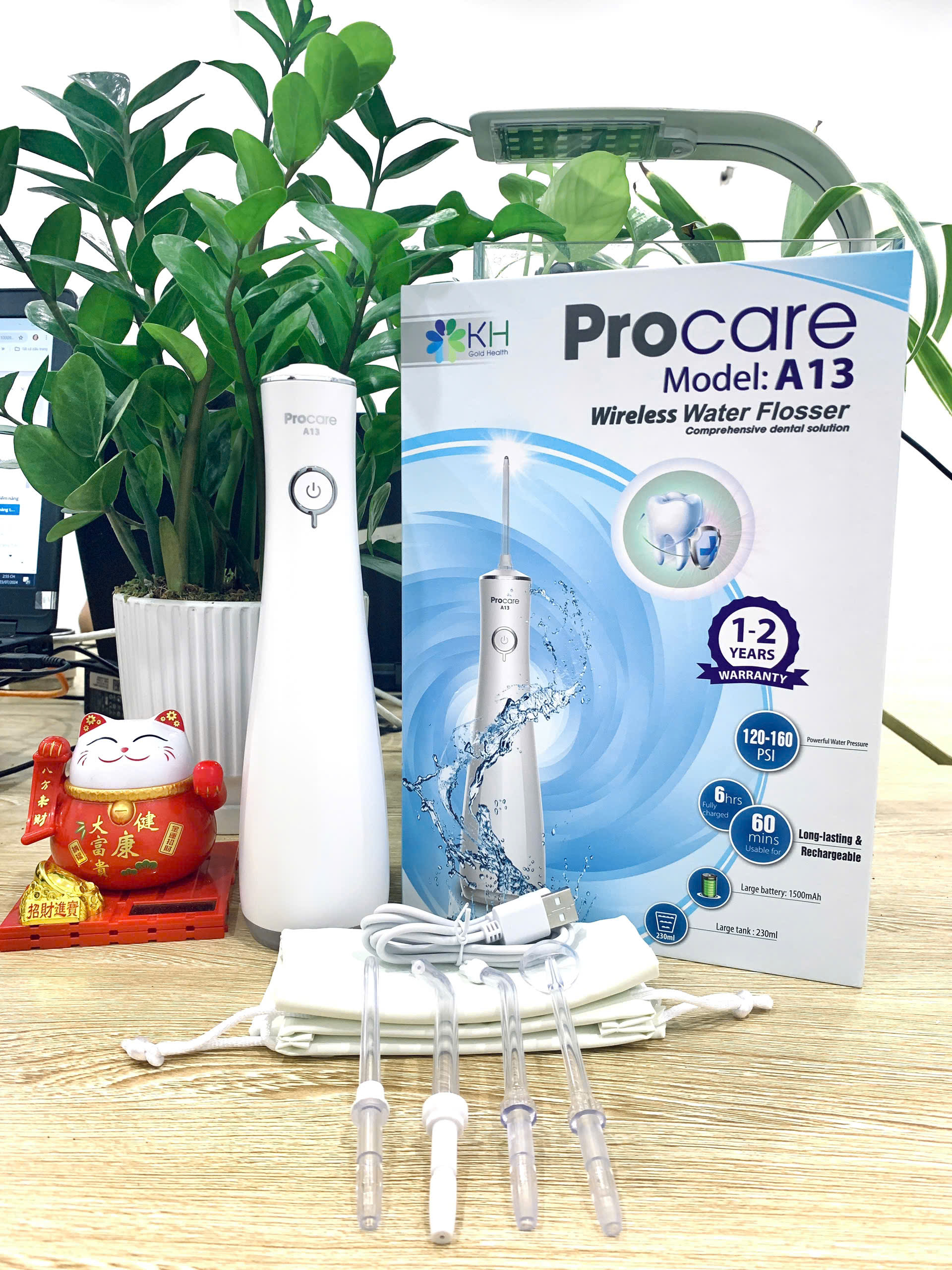 Máy tăm nước du lịch Procare A13