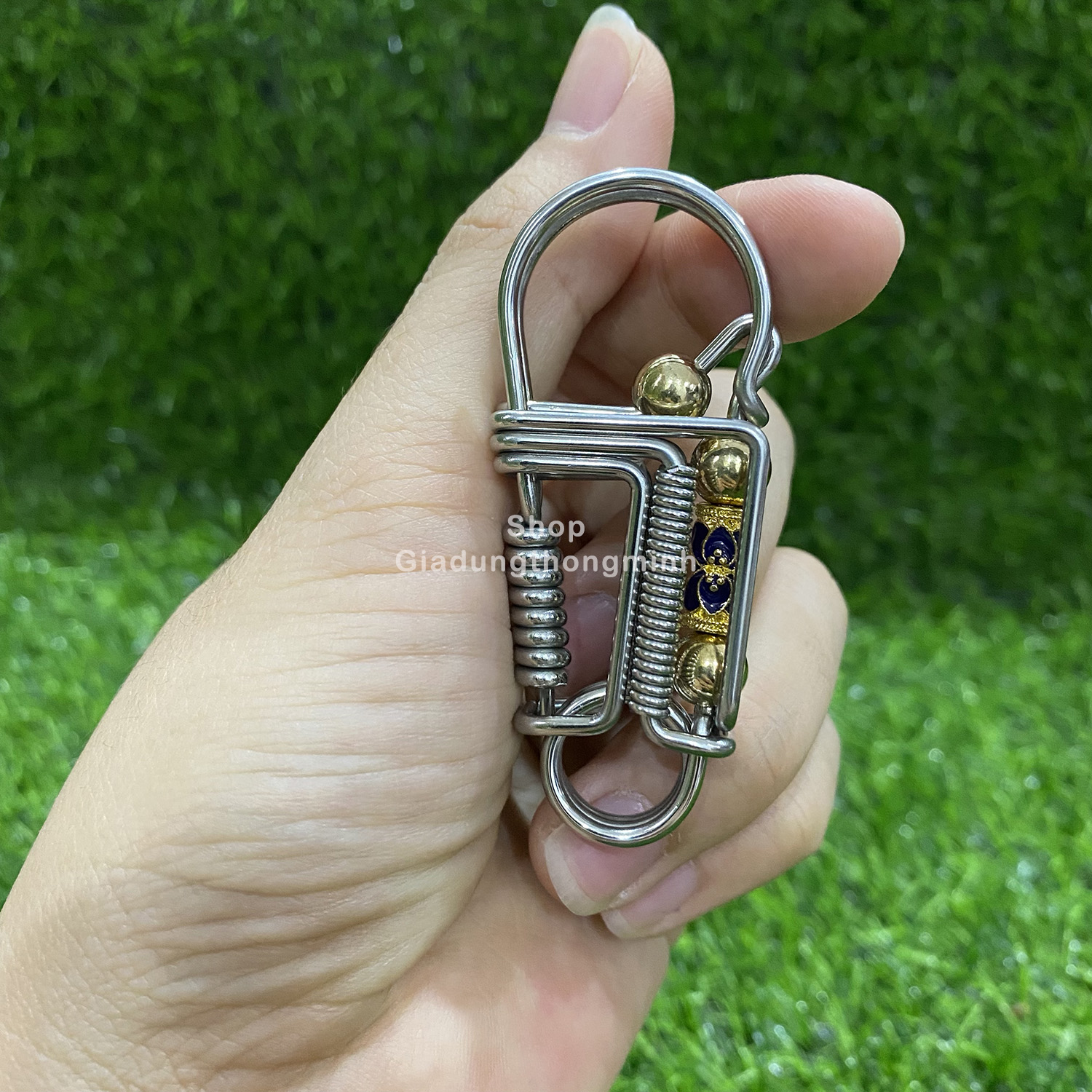 Móc Khóa Ô Tô họa tiết Tím bằng Inox 304 không gỉ Cao Cấp Hàng Việt Nam,Hàng làm thủ công tỉ mỉ , Màu Inox nguyên bản rất Sang và Sạch Sẽ ,Càng Dùng Càng Sáng - Móc khóa Xe Máy bền đẹp
