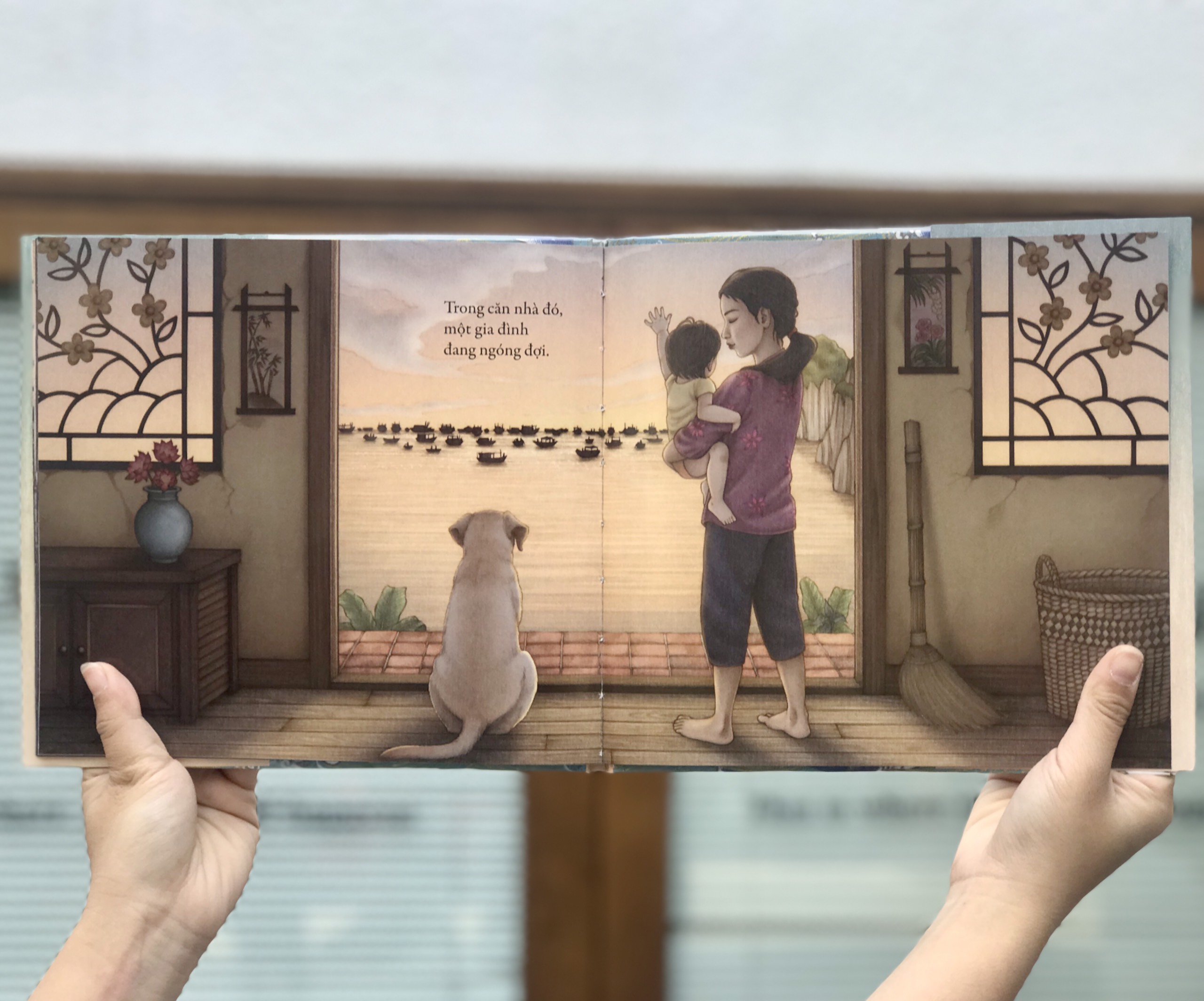 Ở một ngôi làng ven biển - Crabit Kidbooks - sách thiếu nhi dành cho trẻ từ 3 tuổi - tác giả Văn Thị Mượn