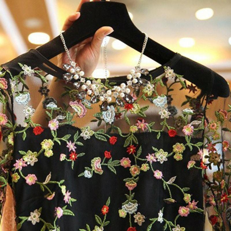 Đầm đi tiệc ren tay lỡ thêu hoa nhí