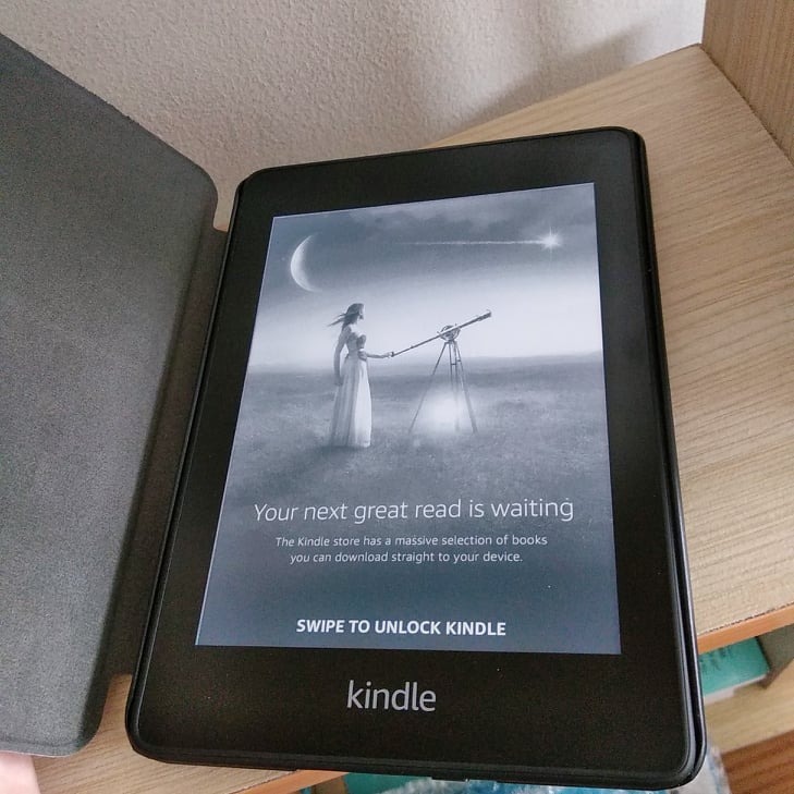 Máy đọc sách Amazon Kindle Paperwhite 4 Gen 10 (2019) - Hàng nhập khẩu