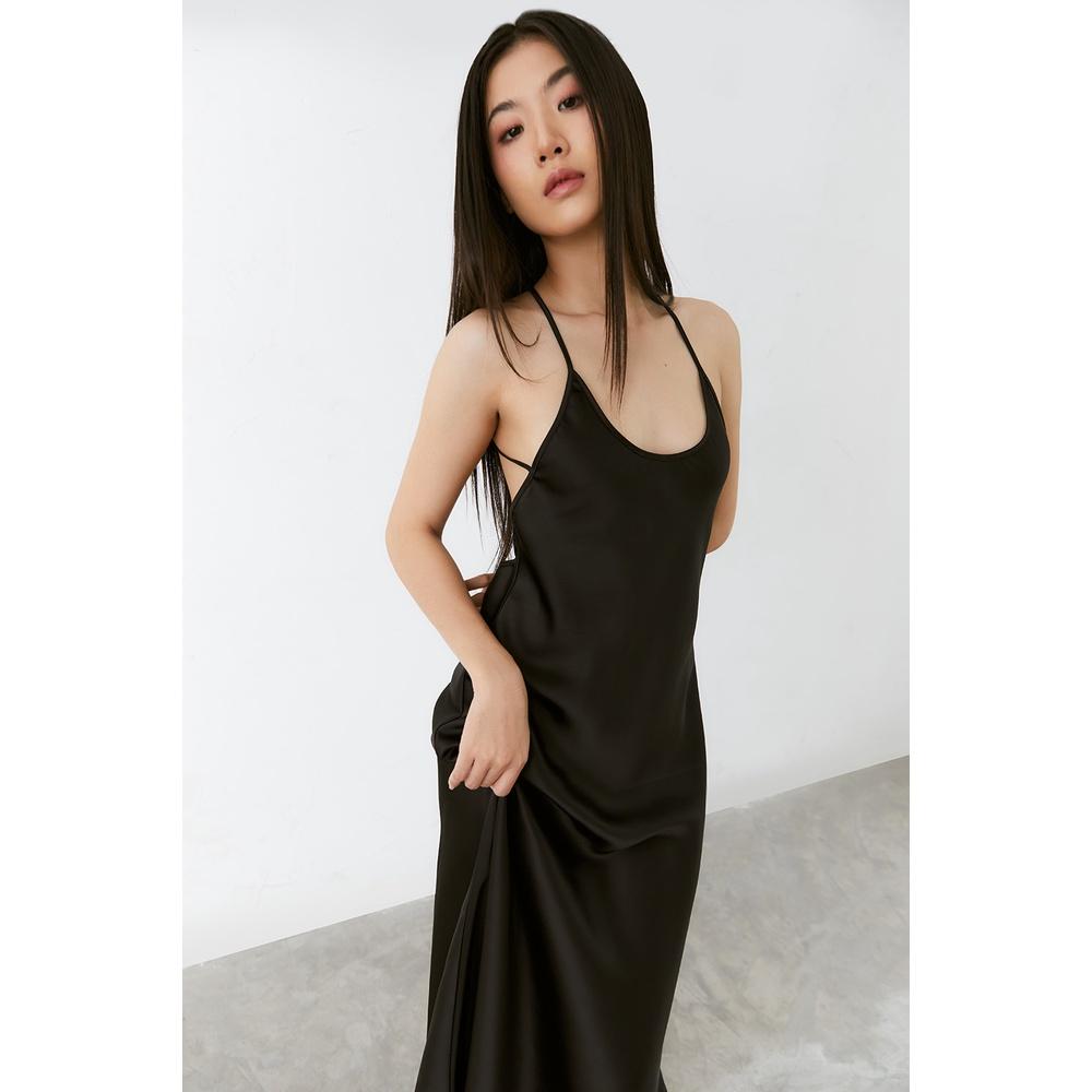 DOTTIE - Đầm lụa midi hở lưng nữ đen D0388