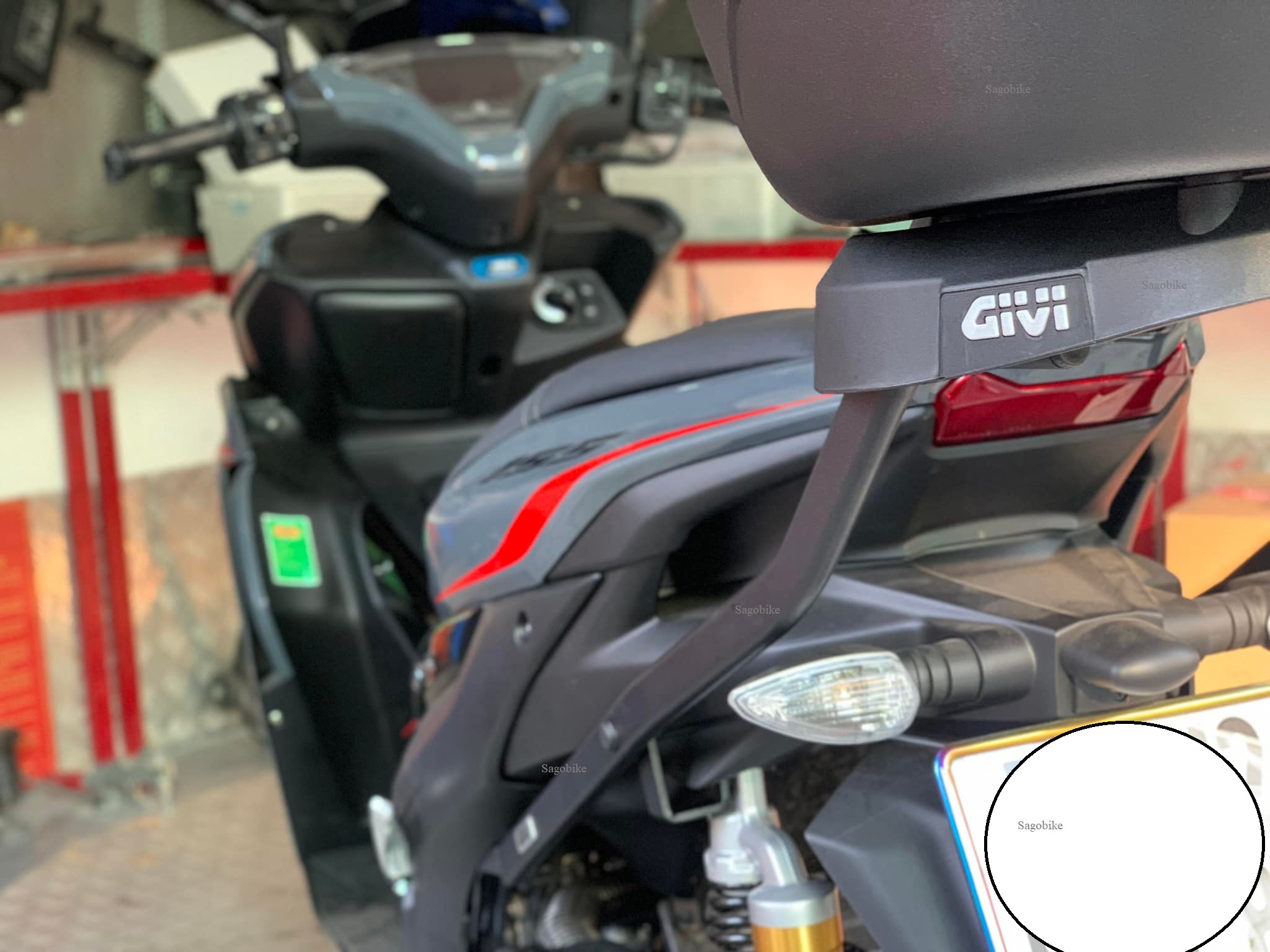 Thùng givi B270N, baga SRX (S) lắp cho xe NVX 155 VVA