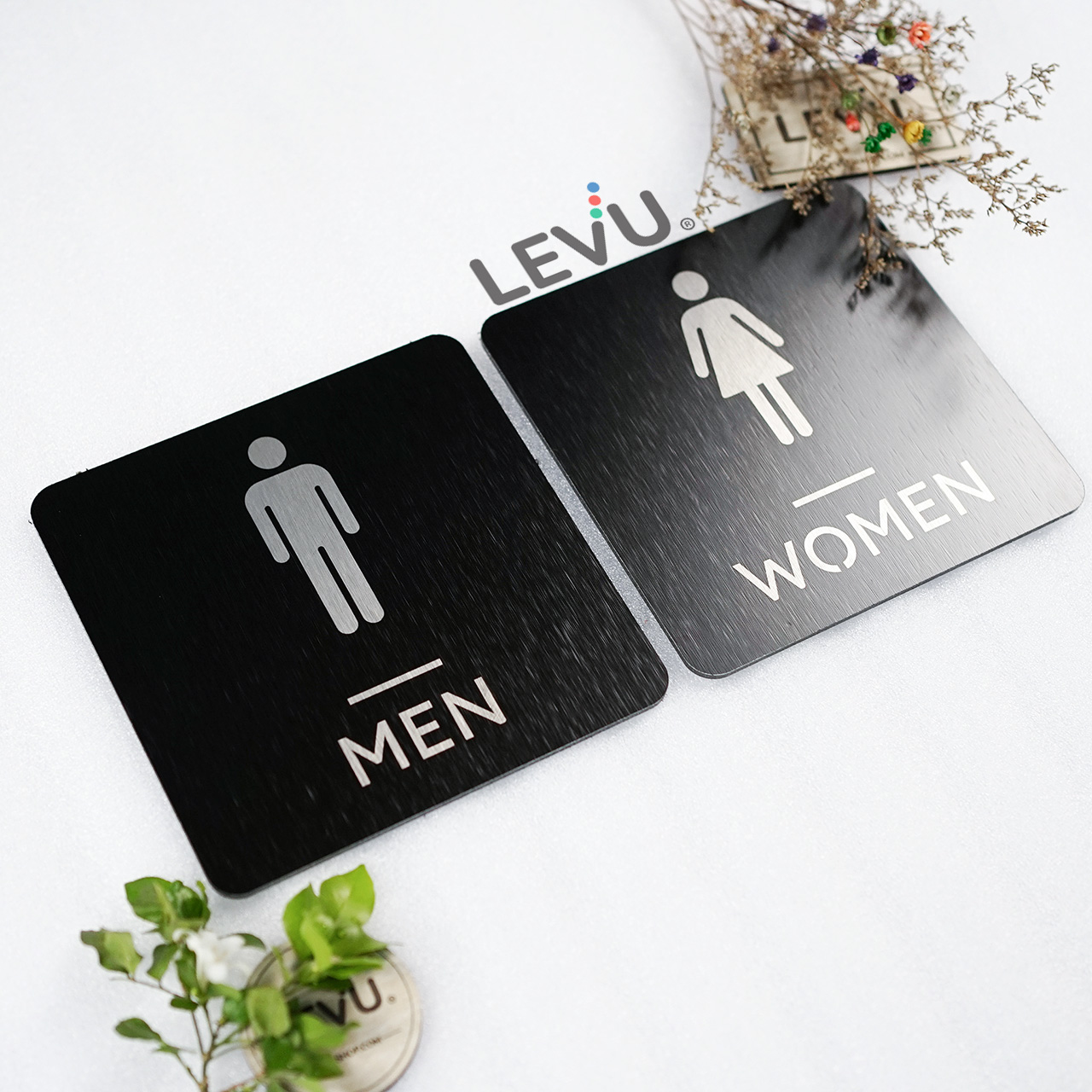 Bảng Men Women màu đen nhôm alu bộ 2 tấm riêng biệt dán tường nhà vệ sinh Nam Nữ