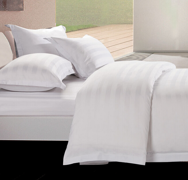 Vỏ chăn khách sạn Hanvico by Homemark chất liệu cotton cao cấp dày dặn màu trắng chuẩn 5 sao