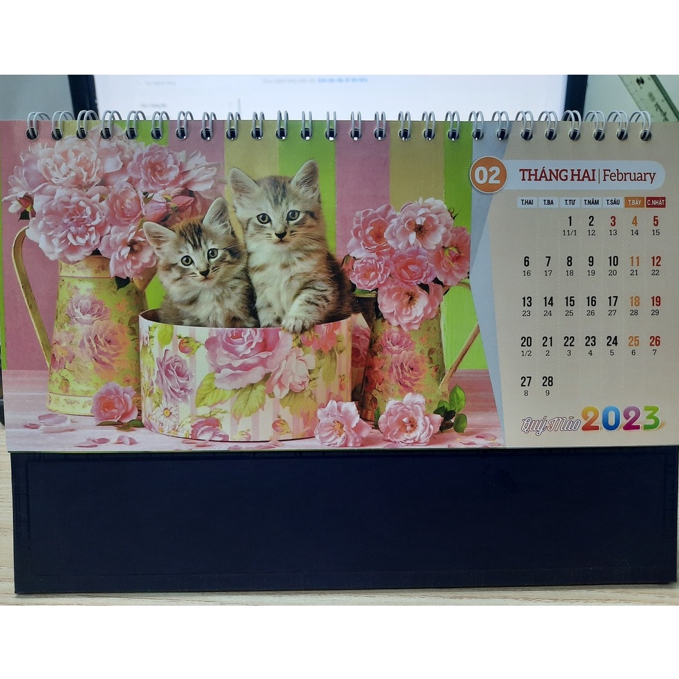 Lịch bàn lò xo 13 tờ quý mão may mắn - có kèm túi giấy
