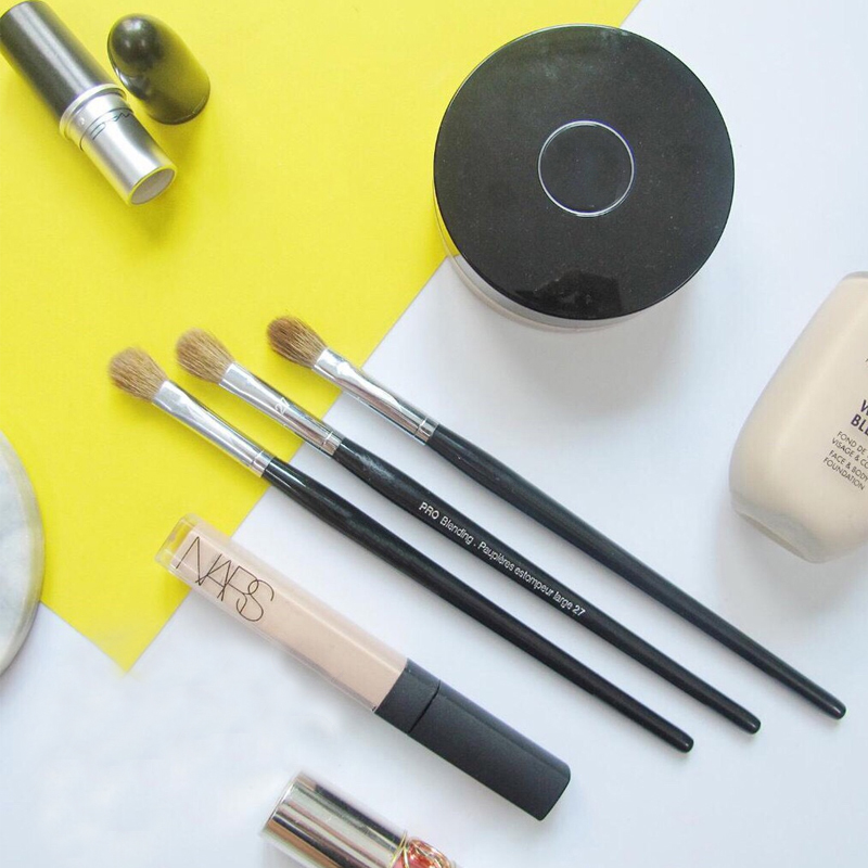 Cọ Tán Phấn Bầu Mắt SE27