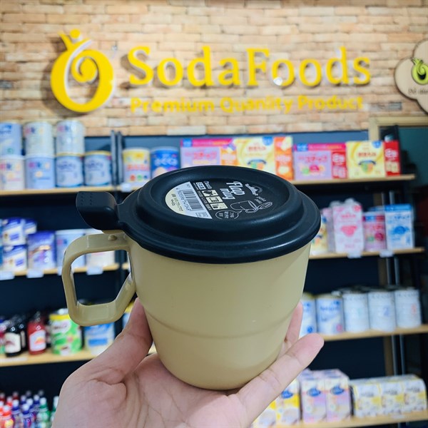Cốc uống nước có nắp đậy 360ML màu nâu Nội địa Nhật Bản