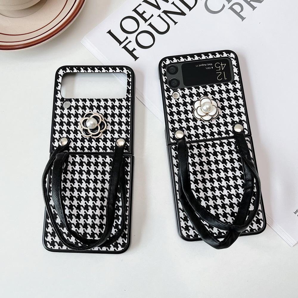 Ốp Lưng Cho Samsung Z Flip 4 Cao Cấp Họa Tiết Houndstooth Có Dây Da Xỏ Tay - BUM STORE GALAXY CASE