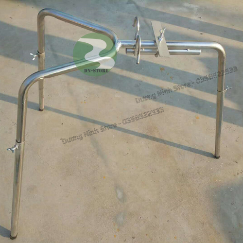 Giá thiến heo đỡ lợn con bằng inox 304 DN19