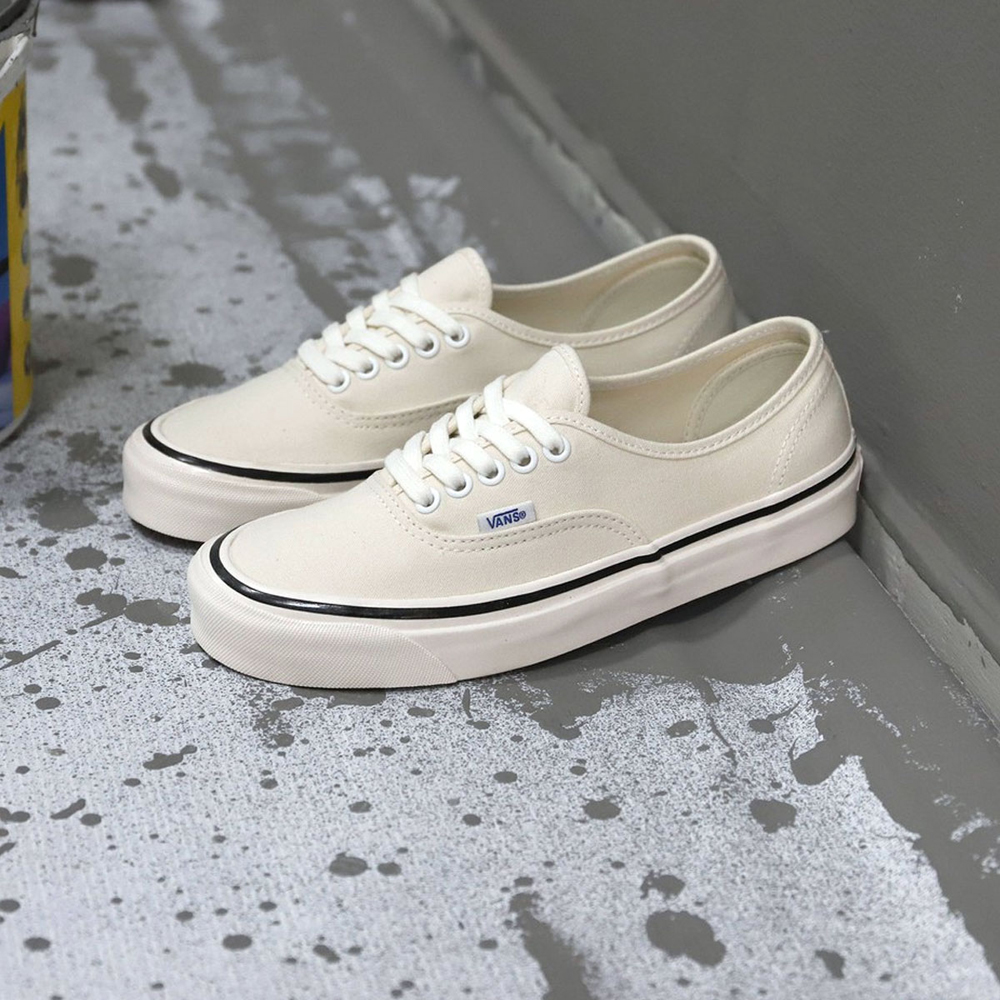 Giày Sneaker Unisex Vans Authentic VN0A38ENMR4