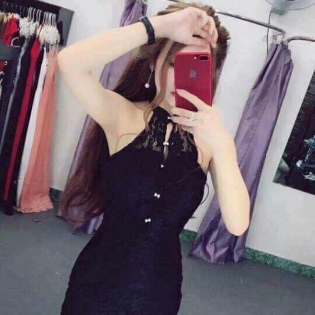 Đầm cổ yếm ren đính nút