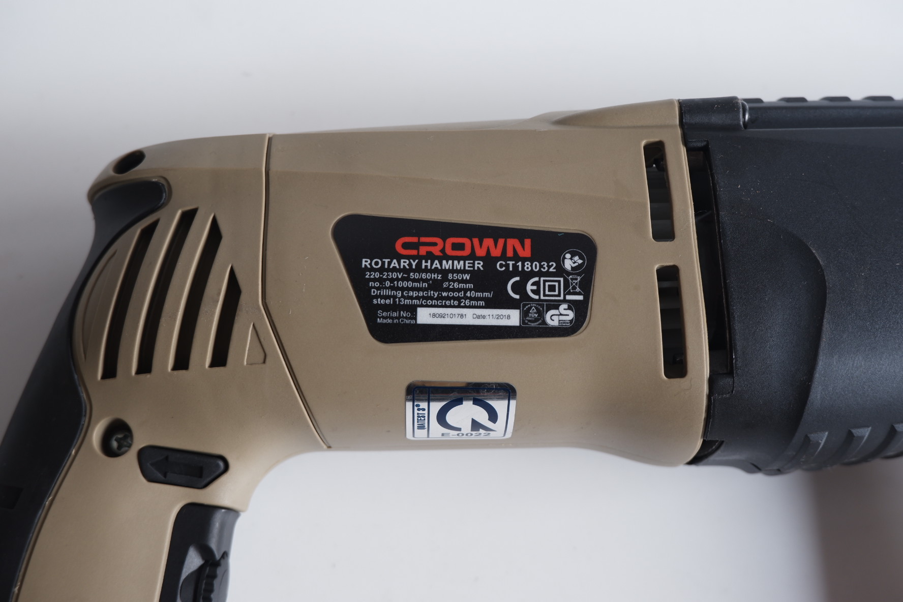 MÁY ĐỤC BÊ TÔNG CROWN CT18032