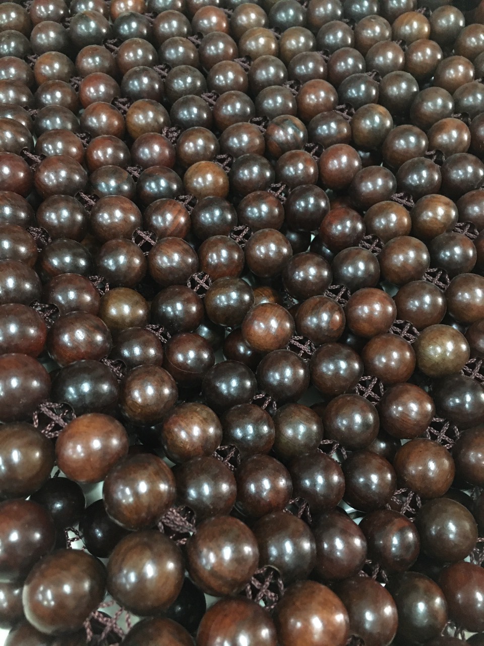 Đệm Lót Ghế Xe Ô Tô Hạt Gỗ Mun Cao Cấp Hạt 18ly ( Mian.vn )