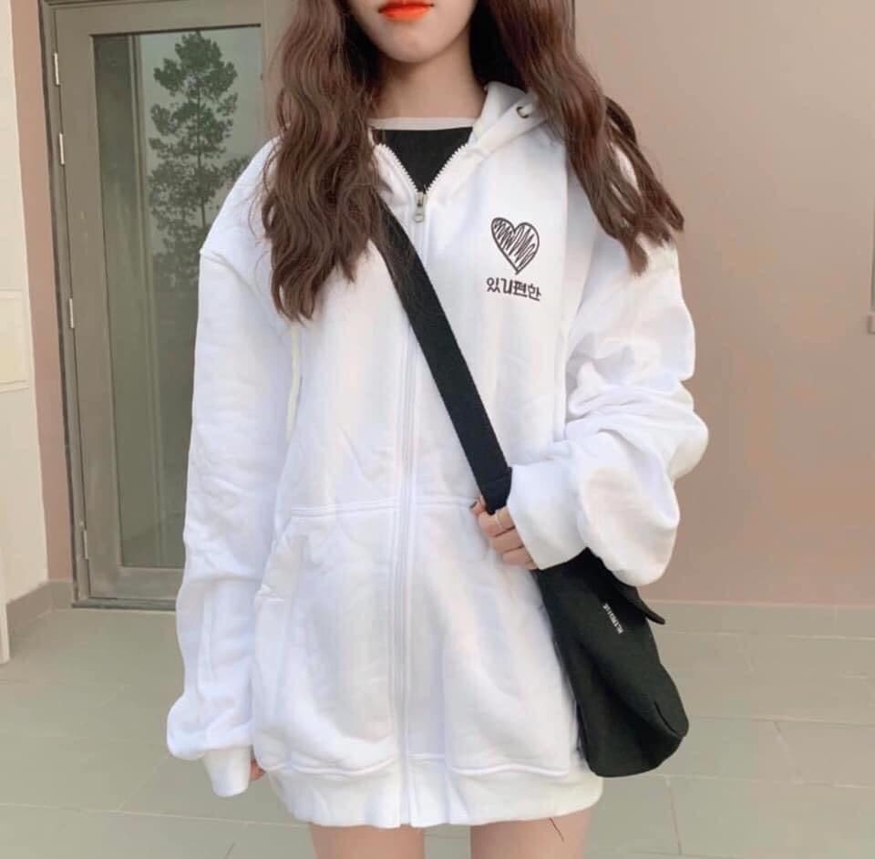 Hình ảnh Áo Khoác Hoodie Nữ Thêu Tim Ngực Form Rộng Chất Liệu Thun Nỉ Hình ảnh Áo Khoác Hoodie Nữ Thêu Tim Ngực Form Rộng Chất Liệu Thun Nỉ