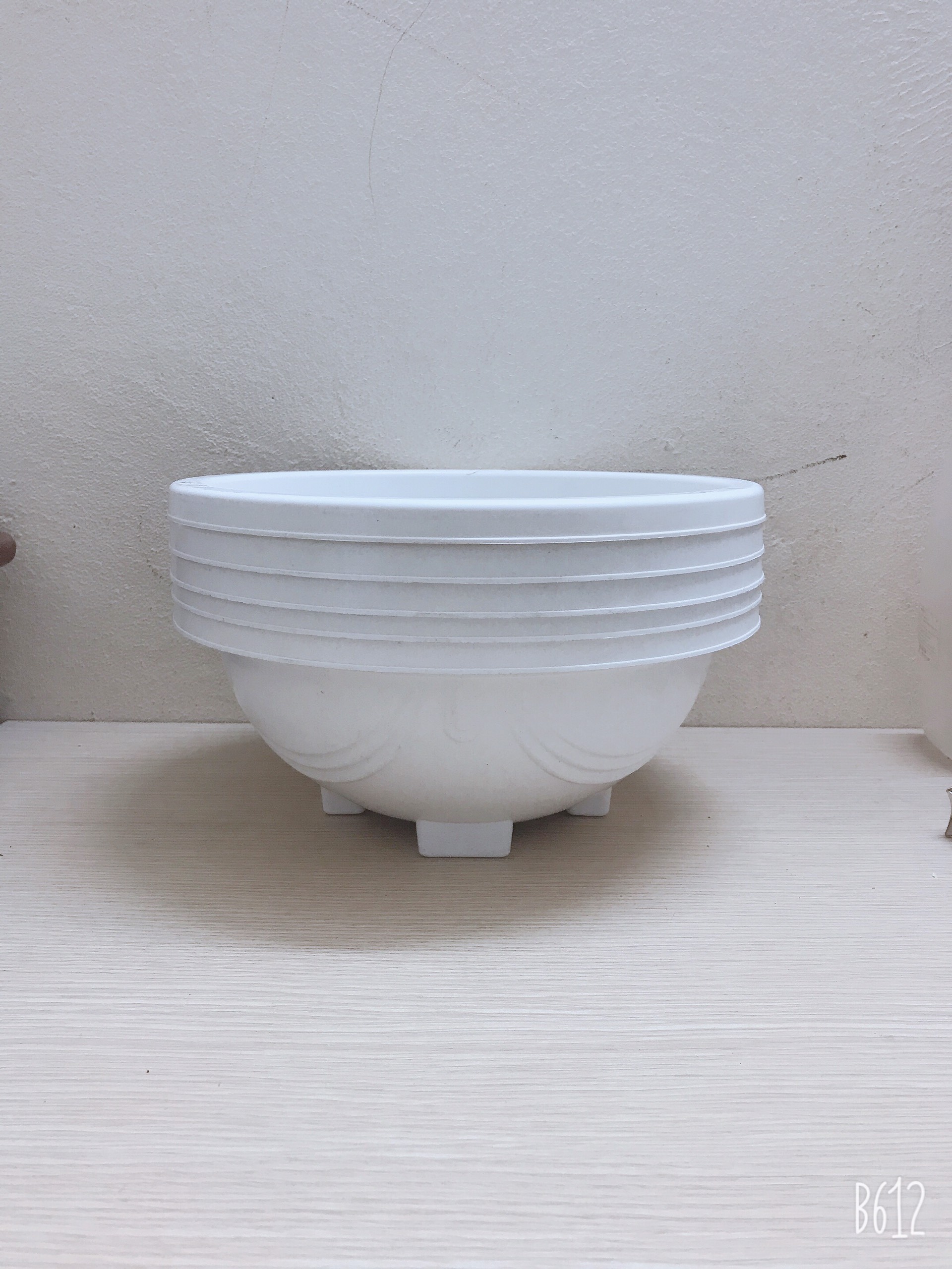 10 Chậu chảo treo KT: 27,5x12 cm , hình Tròn, màu TRẮNG Có móc treo Xích - Chậu chảo treo có móc xích kèm theo!